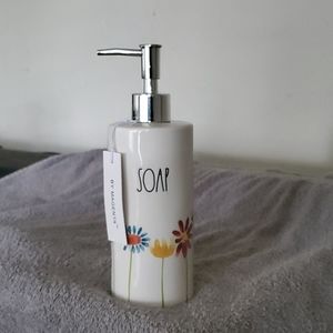 Rae Dunn Soap dispenser